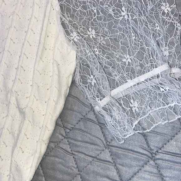 Liquid by Sioni Off White Sweater W/Lace Sleeves and Tie Neckline. Size Large - Picture 5 of 9